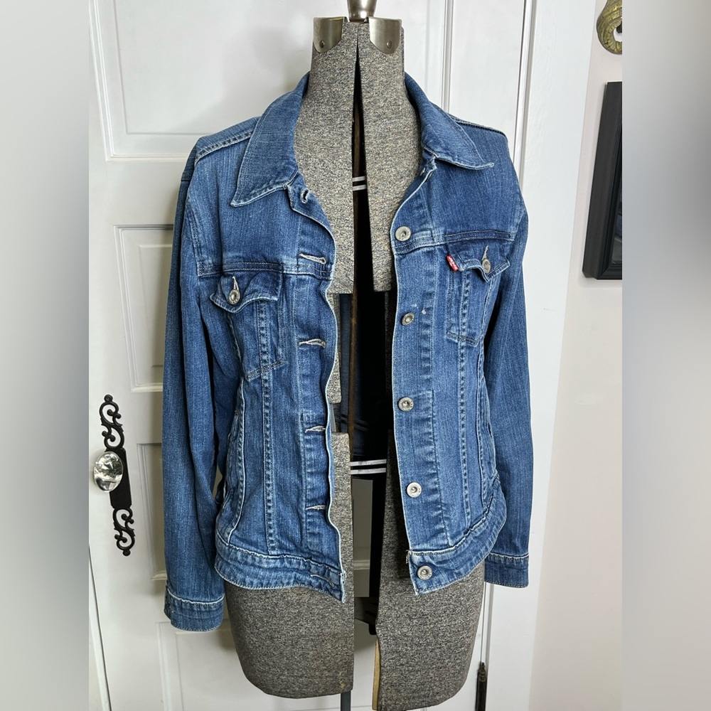 Levi's Blue Jean Jacket Relaxed Fit